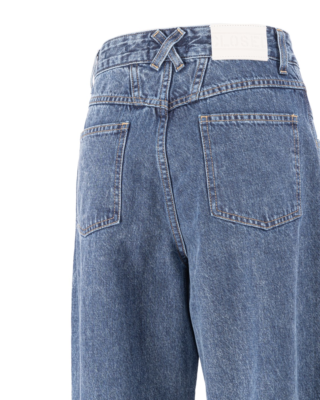 shop CLOSED Saldi Jeans: Closed jeans "Heritage".
Vita alta.
Tasche laterali.
Tasche posteriori a toppa.
Chiusura con bottone e zip.
Vestibilità morbida.
Composizione: 100% cotone organico.
Made in Italy.. C91050 15E 05-DBL DARK BLUE number 1946505